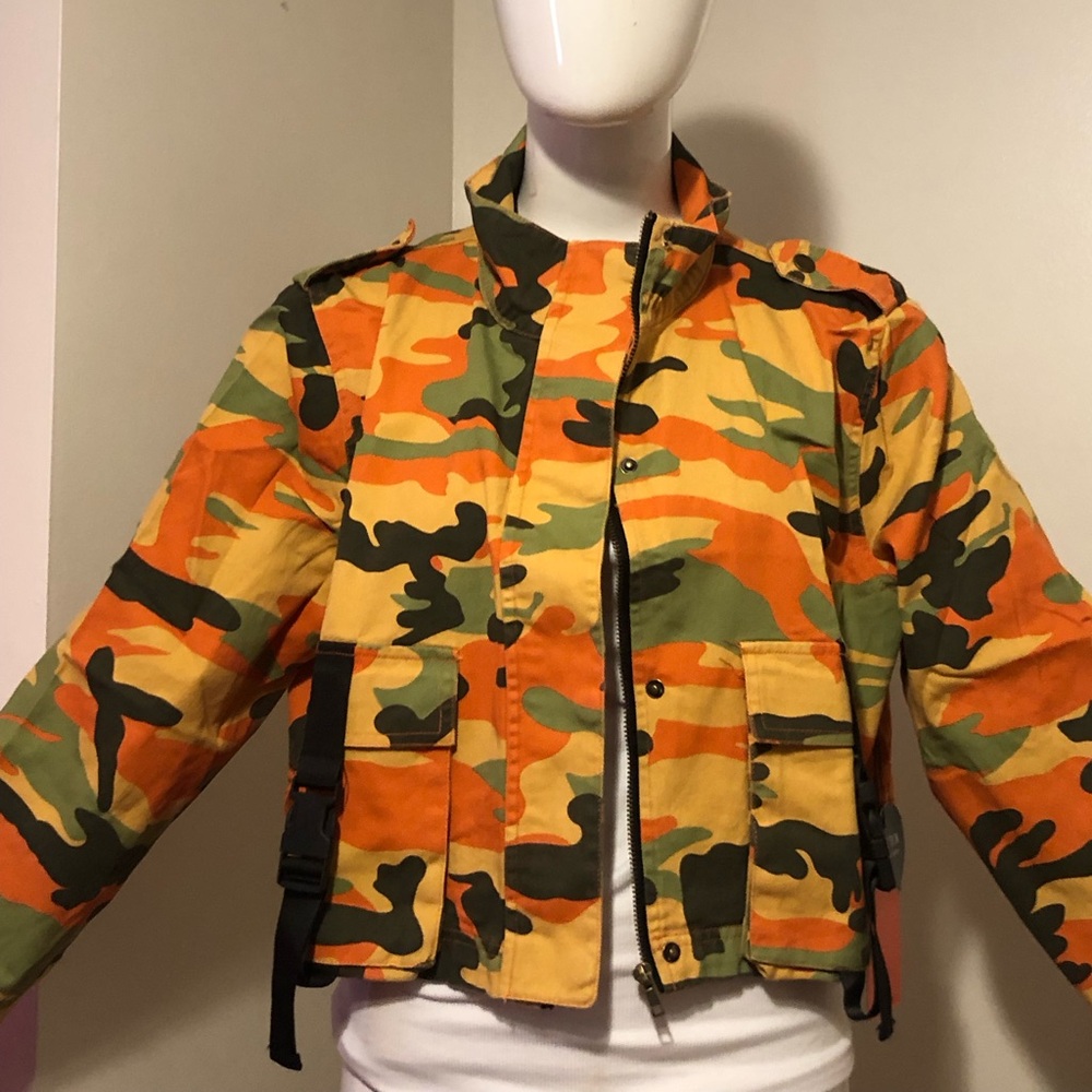 NWT CAMO JACkET